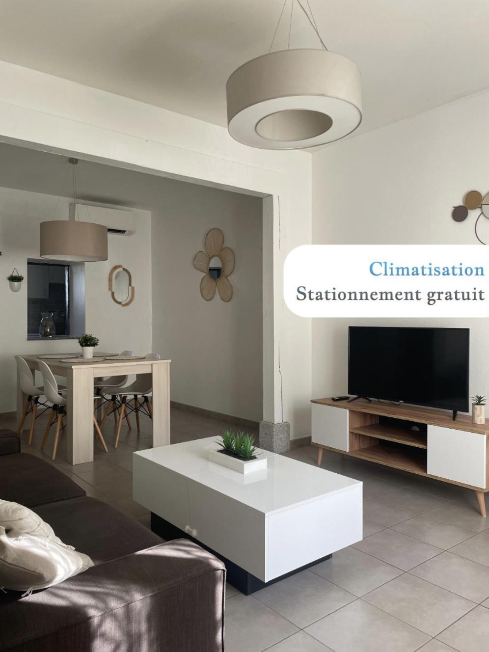 Charmante Maison Idealement Situee, Centre-ville Apartment *